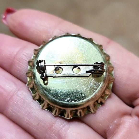 Anthropologie Set Of 6 Patriotic Bottle Cap Pins - Picture 6 of 6